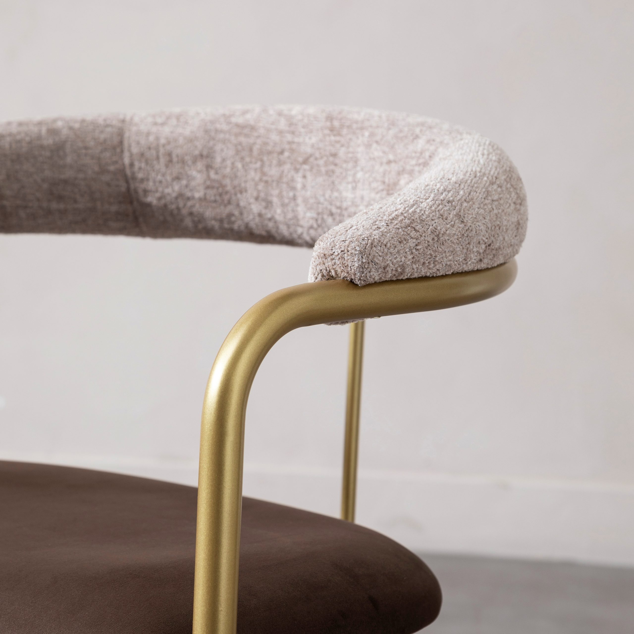 Стул Deny, темно-коричневый, ножки желтые