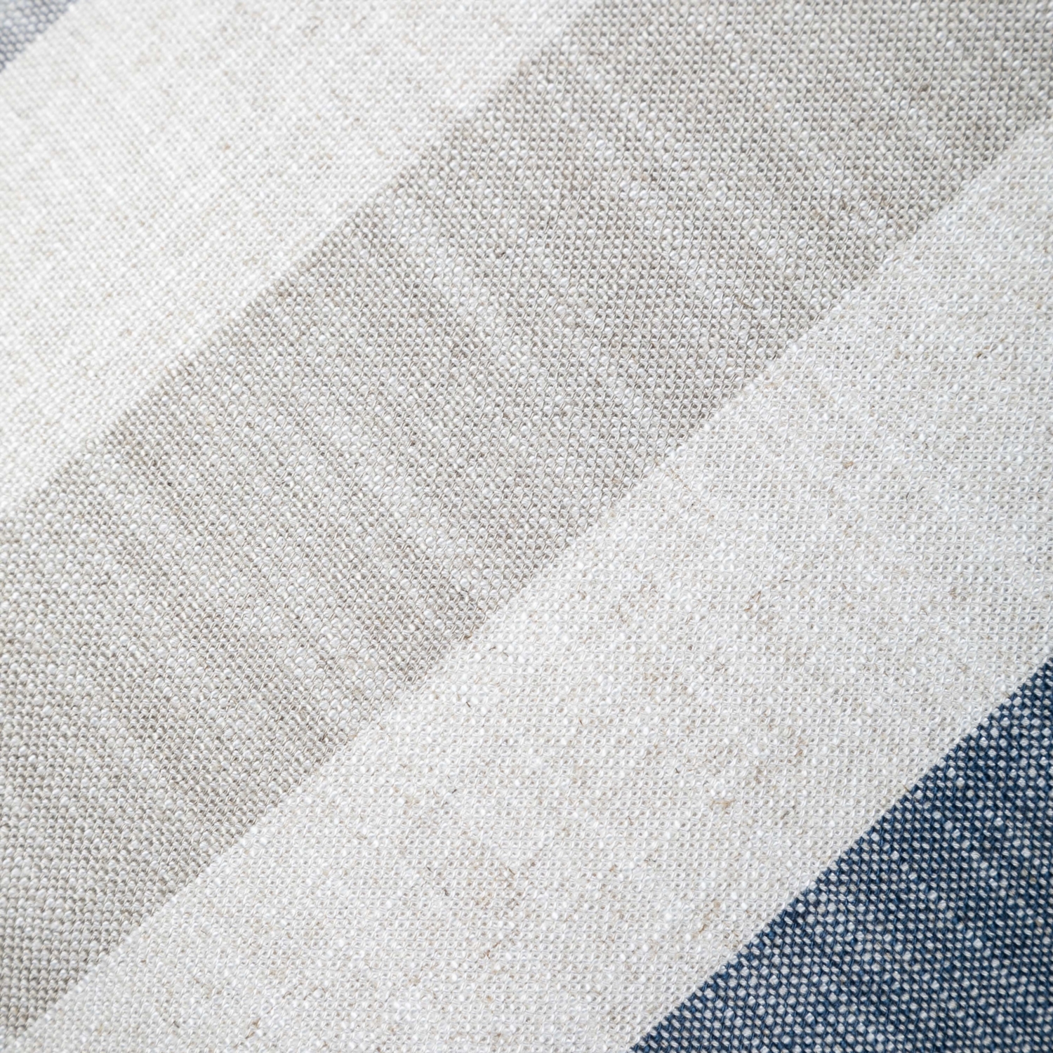 Подушка ALBA в смелую полоску, темно-синяя, 45x45 см