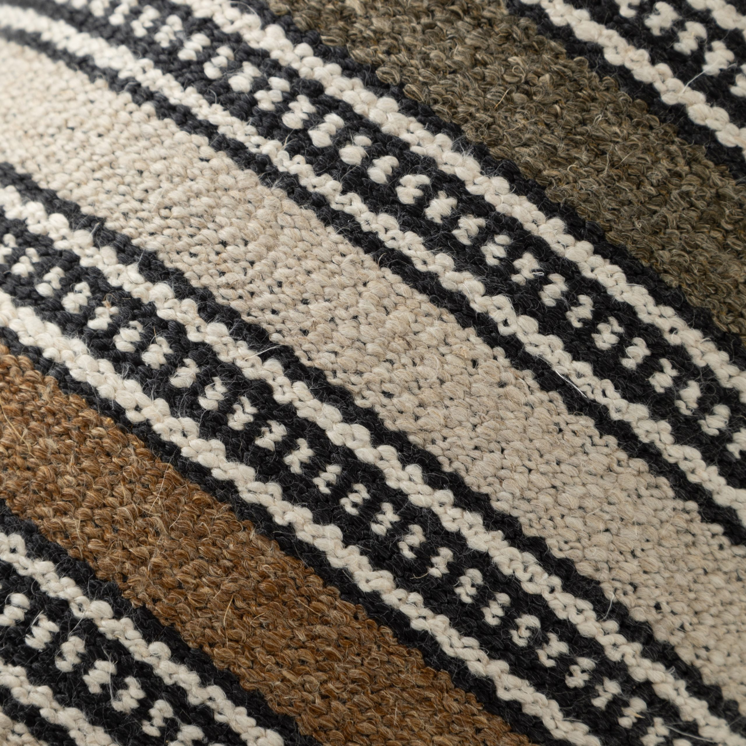 Яркая подушка VERA 30x50