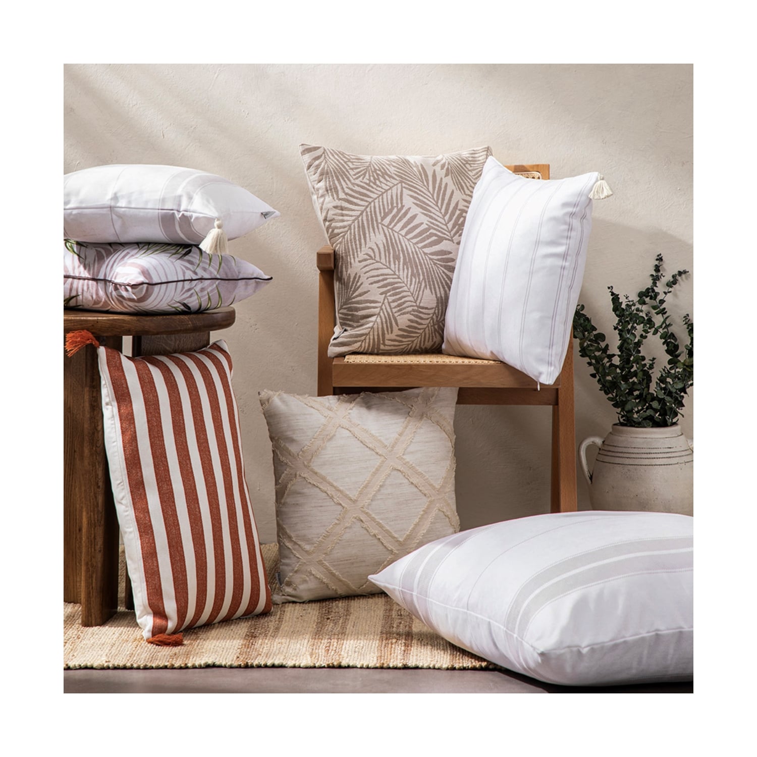 Мягкая подушка BELLA, цвет экрю, 45х45 см