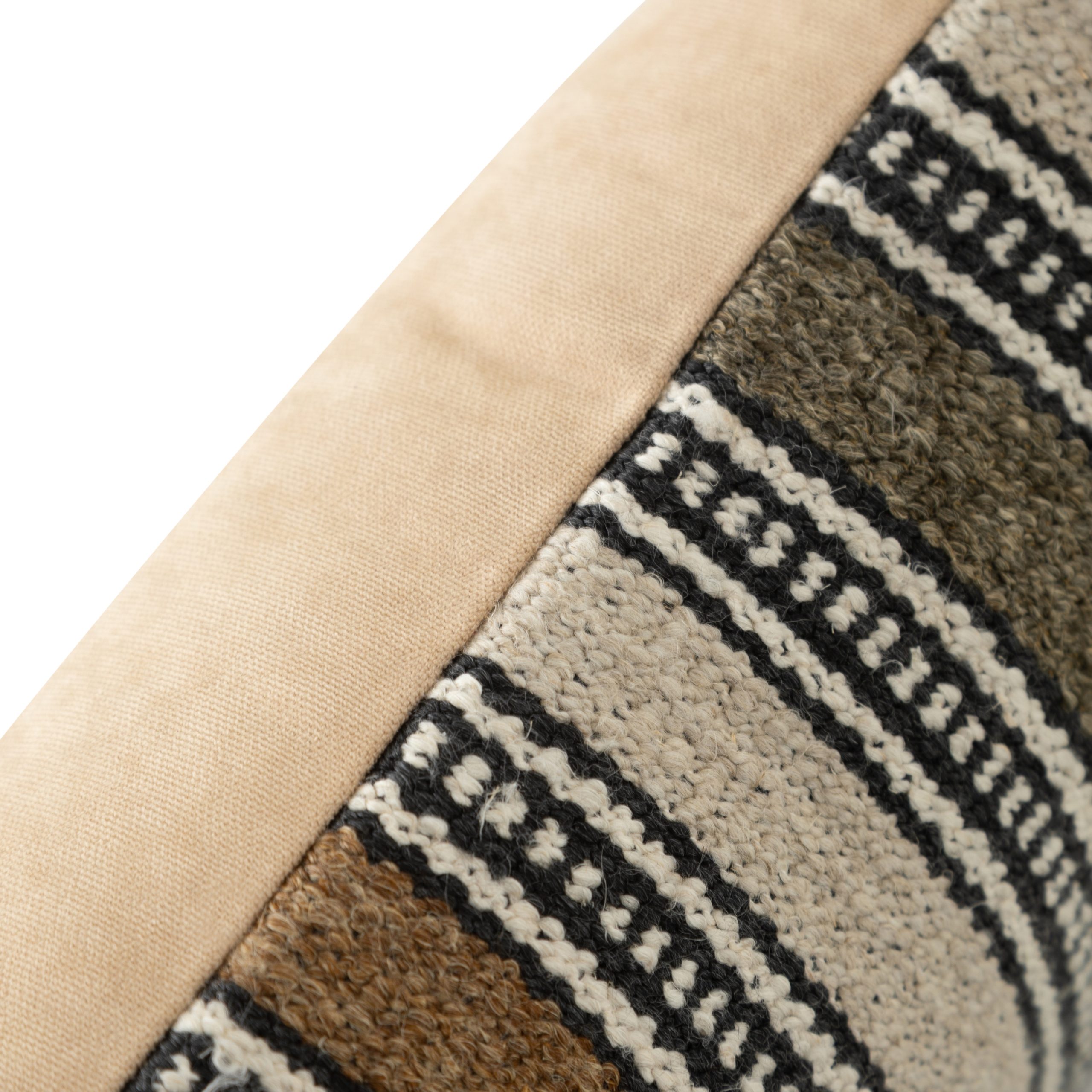 Яркая подушка VERA 30x50